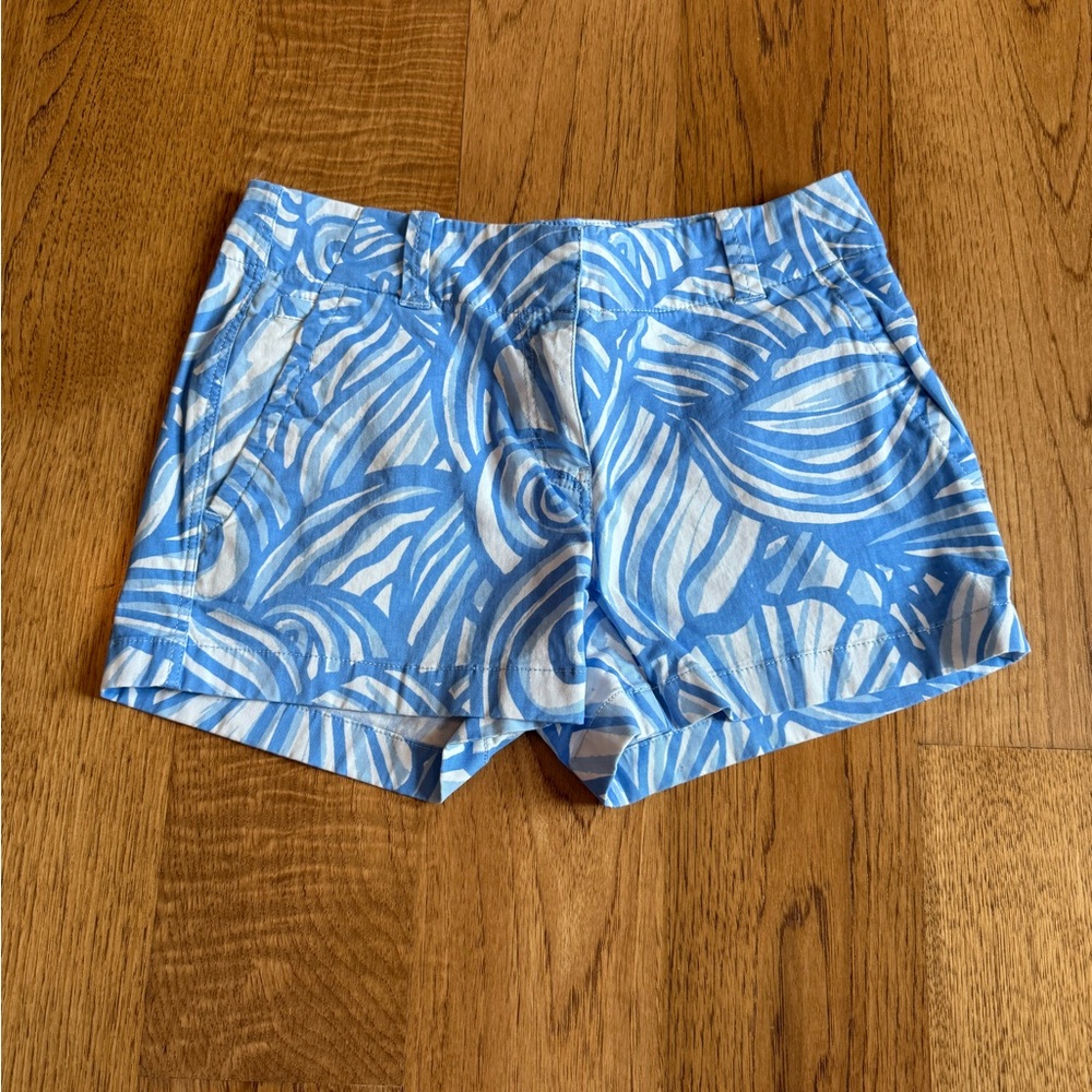 Vineyard Vines Blue & White Beachy Patterned Shorts